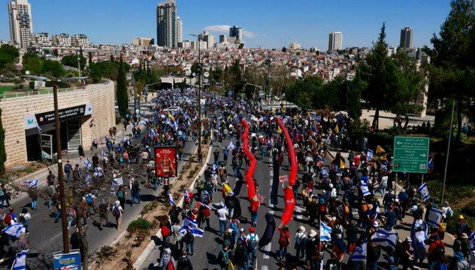 الآلاف يتظاهرون في القدس ضد نتانياهو