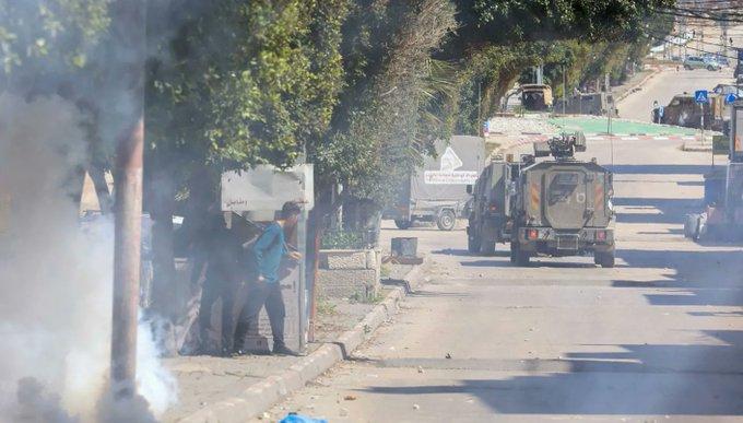العملية العسكرية الاسرائيلية مستمرة في جنين... اعتقالات وتجريف طرقات وحرق منازل