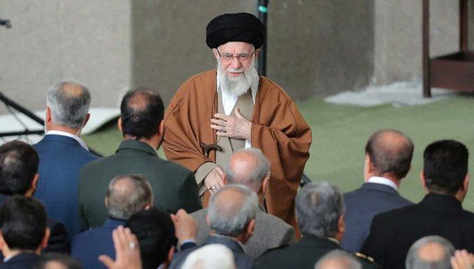 وسط تهديدات ترامب... مسؤول إيراني كبير: خامنئي وضع القوات المسلّحة في حالة تأهّب قصوى