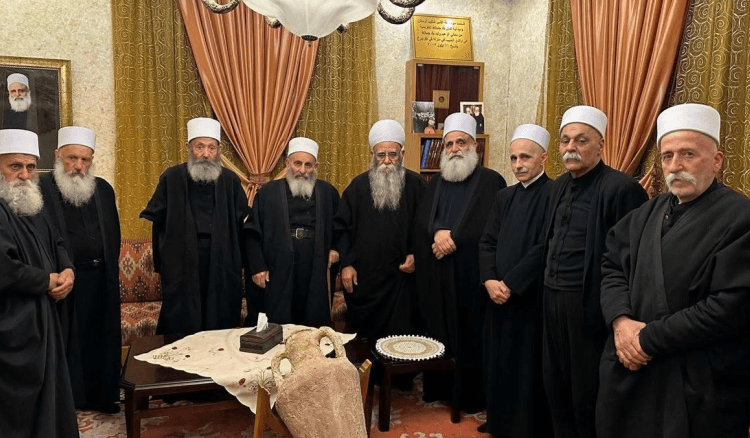 شيخ العقل: لعدم الخوض في سجالات سياسية وجدالات عقيمة