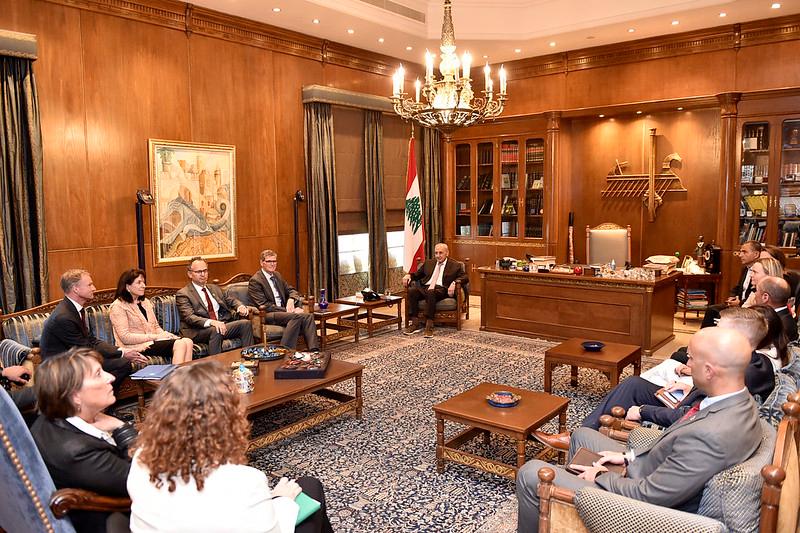بري يلتقي وفدا من مجلس الشيوخ الفرنسي