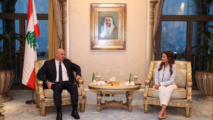 عون في أبوظبي لـ"النهار العربي": اللقاء مع بن زايد إيجابي جداً... سننقل لبنان إلى مكان آخر ولا خيار سوى القنوات الديبلوماسية لوقف الهجمات الاسرائيلية والدولة تحمي "حزب الله"