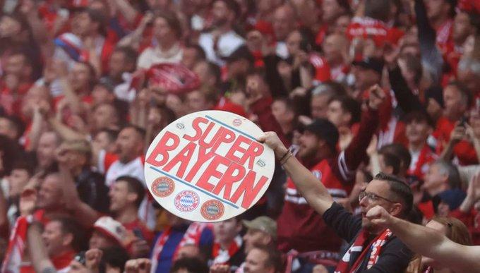 بايرن ميونيخ يستغل تعثر ليفركوزن ويتوج بلقب الدوري الألماني