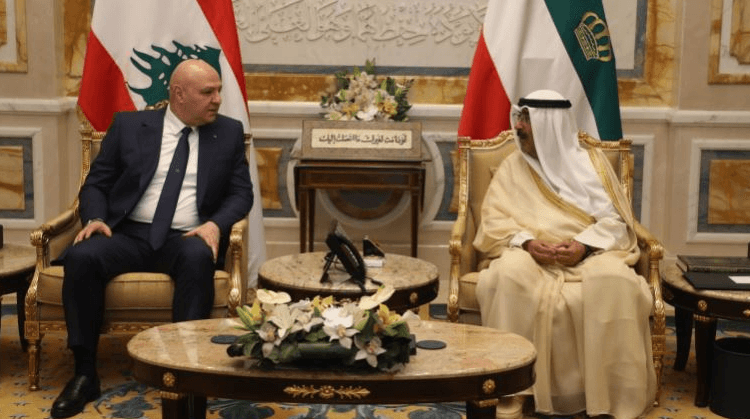 قمة لبنانية - كويتية ومحادثات موسعة: تأكيد على أهمية ترسيخ التعاون الثنائي ورفع مستوى التمثيل الديبلوماسي عون يوجه دعوة لامير الكويت لزيارة لبنان.. والأمير مشعل: لبنان أمام فرصة تاريخية لتحديد مستقبله