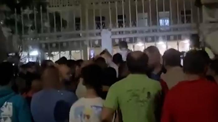 وزيرا الداخلية والعدل ليلا الى طرابلس.. ماذا يحصل امام قصر العدل؟
