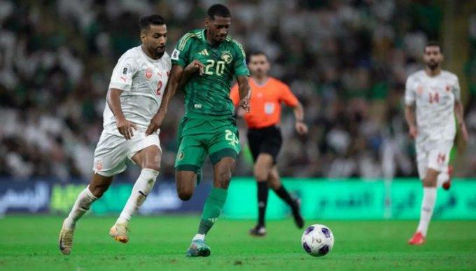 قمة عربية مرتقبة بين السعودية والبحرين في تصفيات كأس العالم موعد مباراة السعودية مع البحرين والقنوات الناقلة