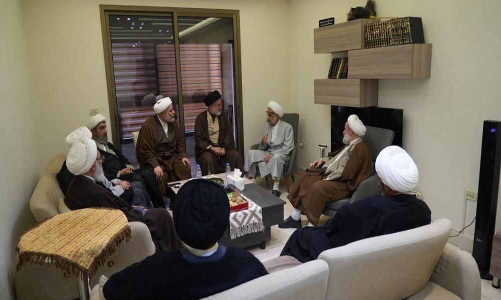 بعد الإعتداء عليه.. وفد من “الحزب” يزور الشيخ عودة