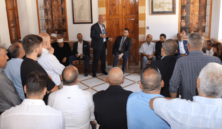 النائب جنبلاط عرض قضايا خدماتية وحاجات قرى مع وفود زارته في المختارة