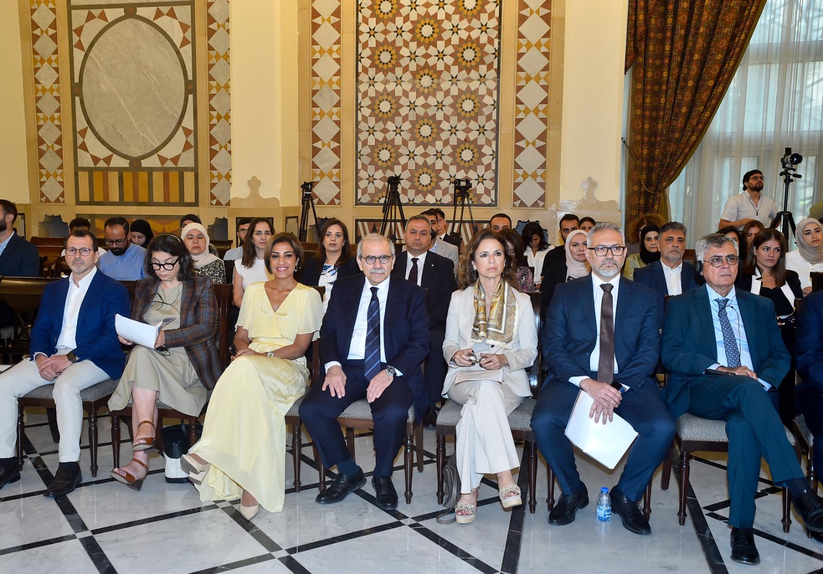 سلام يرأس مؤتمر "البيئة البحرية في لبنان": التزام وطني بحماية البحر الأبيض المتوسط