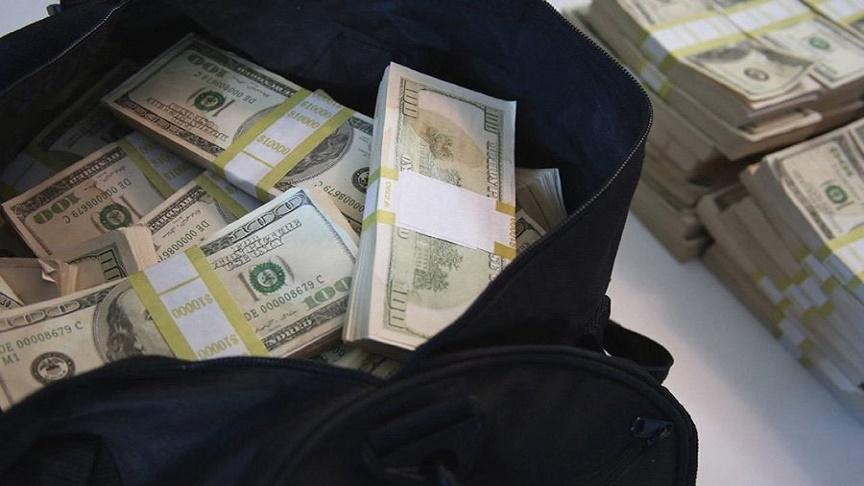 ضبط 7 ملايين دولار مهربة في مطار بيروت... وحاكم المركزي يأمر بالتحقيق وحجز الأموال