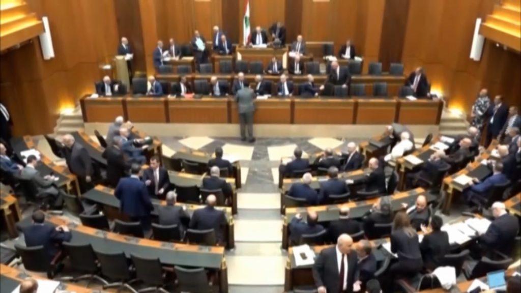 بري رفع جلسة مناقشة الحكومة الى قبل ظهر الغد: جدل حول حصر السلاح وملفات السيادة والفساد