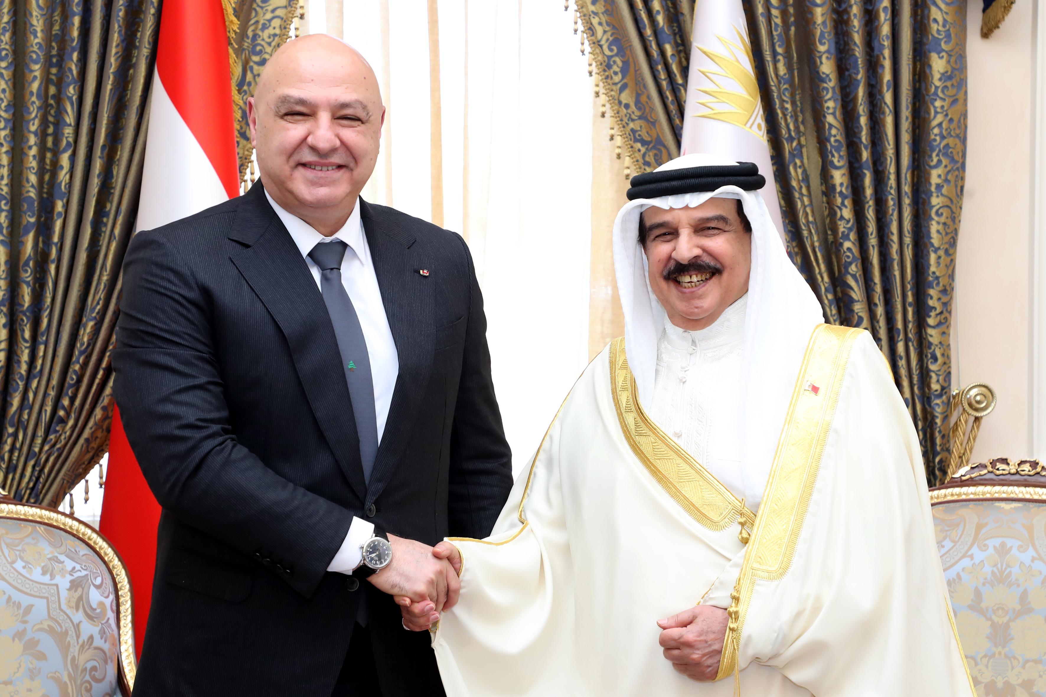 بعد اعلان إقامة بعثة دبلوماسية دائمة في بيروت.. بيانٌ بحريني - لبناني: لتعزيز العلاقات الثنائية وانسحاب إسرائيل وتنفيذ الـ1701