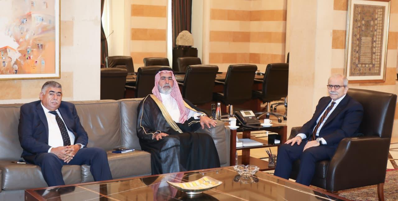  رئيس مجلس الوزراء نواف سلام في السراي السفير البريطاني في لبنان، هاميش كاول