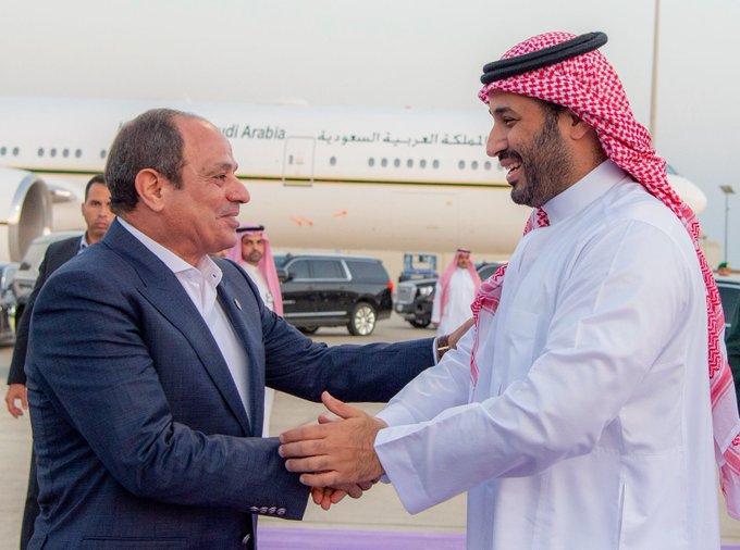 استقبال سمو ولي العهد الرئيس المصري في مطار نيوم