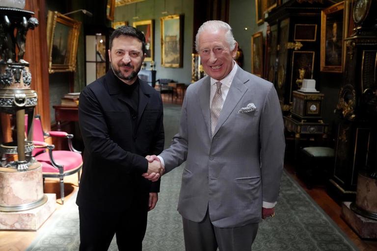 زيلينسكي يشيد بملك بريطانيا تشارلز الثالث بعد رسالة “ملهمة” بمناسبة يوم استقلال أوكرانيا