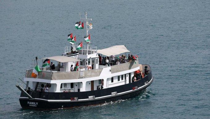 أسطول مساعدات متجه لغزة يعود إلى برشلونة بسبب الطقس العاصف