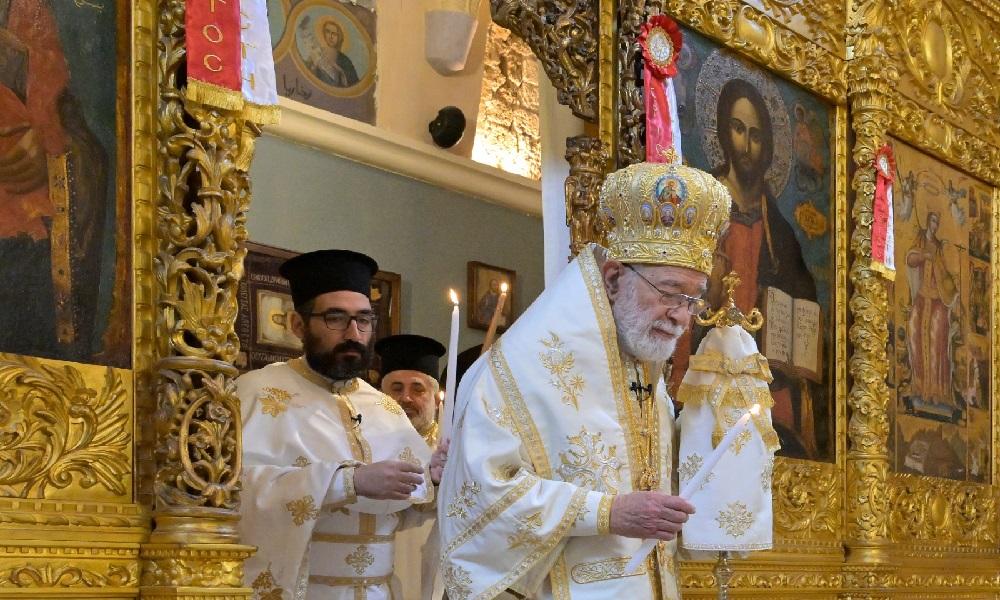 عودة: لبنان يعاني من أنانية أبنائه وجشع حكامه وتسلط أحزابه
