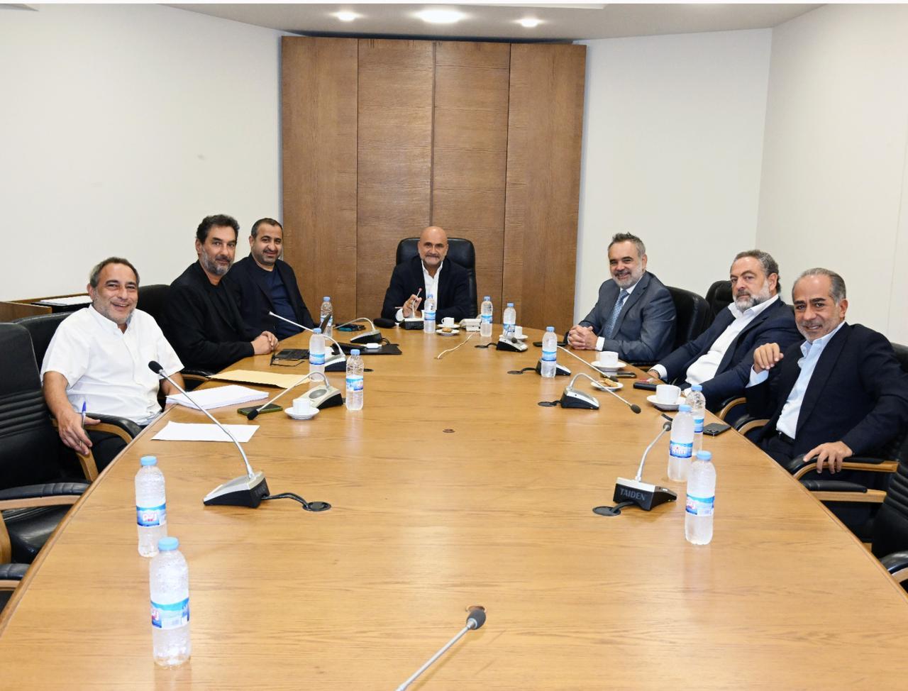 "الشباب والرياضة" تبحث في واقع المنشآت الرياضية التابعة للوزارة