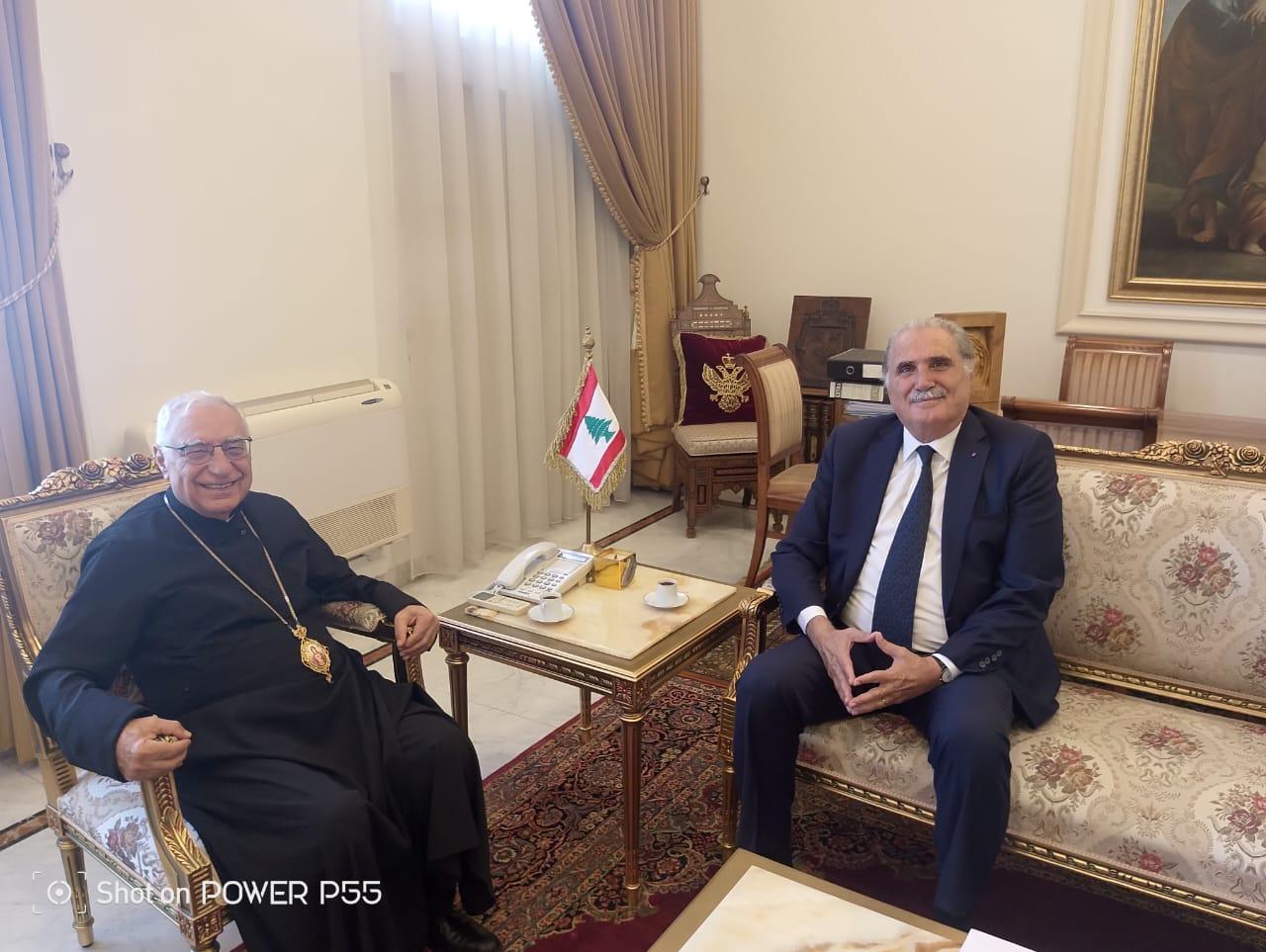 العبسي يستقبل جريصاتي وتشديد على اجراء الانتخابات النيابية في موعدها