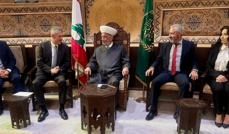 "التيار الوطني" في دار الفتوى لدعوة دريان الى احتفال 13 تشرين