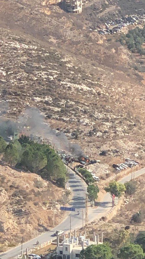 استهداف سيارة في خربة سلم وتحركات عسكرية جوية وبرية في جنوب لبنان