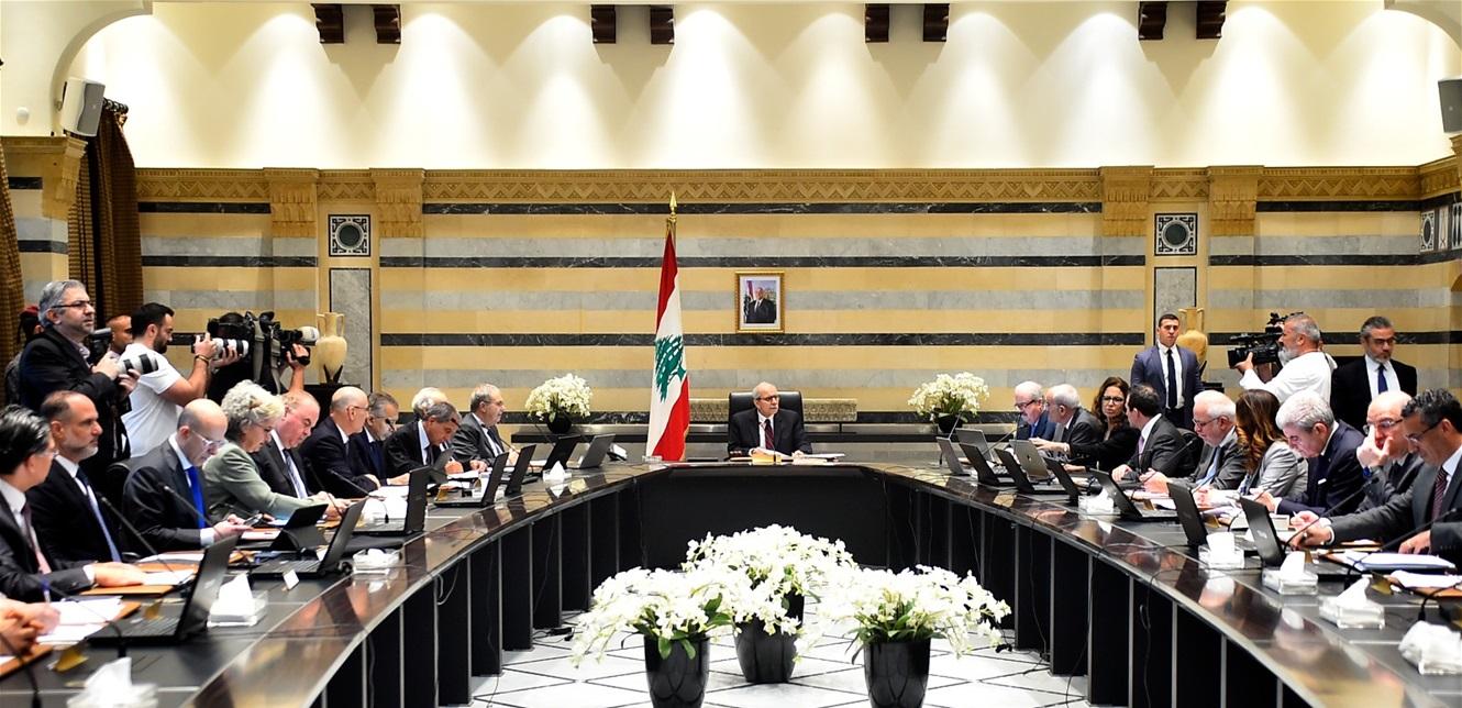 مجلس الوزراء يُقرّ معظم بنود جدول الأعمال وتمديد مهلة تسجيل غير المقيمين ما زال قيد البحث