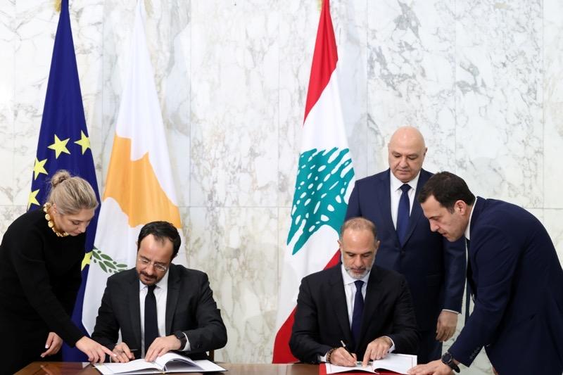 لبنان وقبرص يوقّعان اتفاقية ترسيم الحدود البحرية.. عون: ستسمح لنا بالبدء باستكشاف ثرواتنا