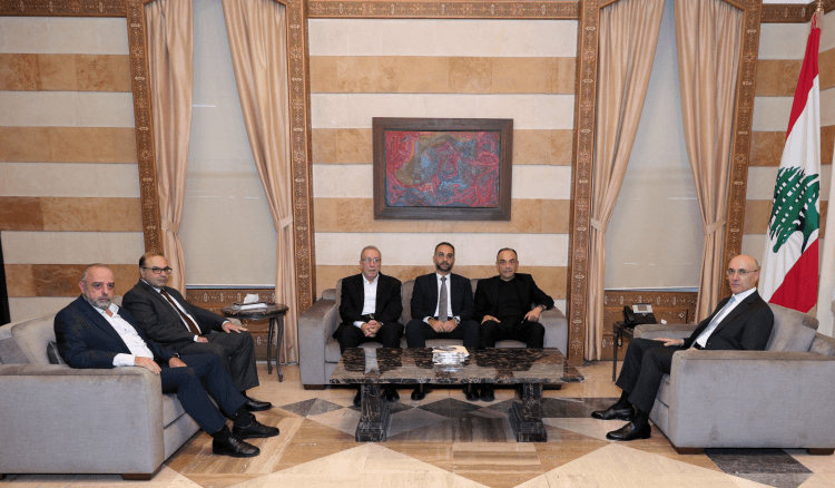 وزير الداخلية عرض مع كبريت لواقع عمل المختارين