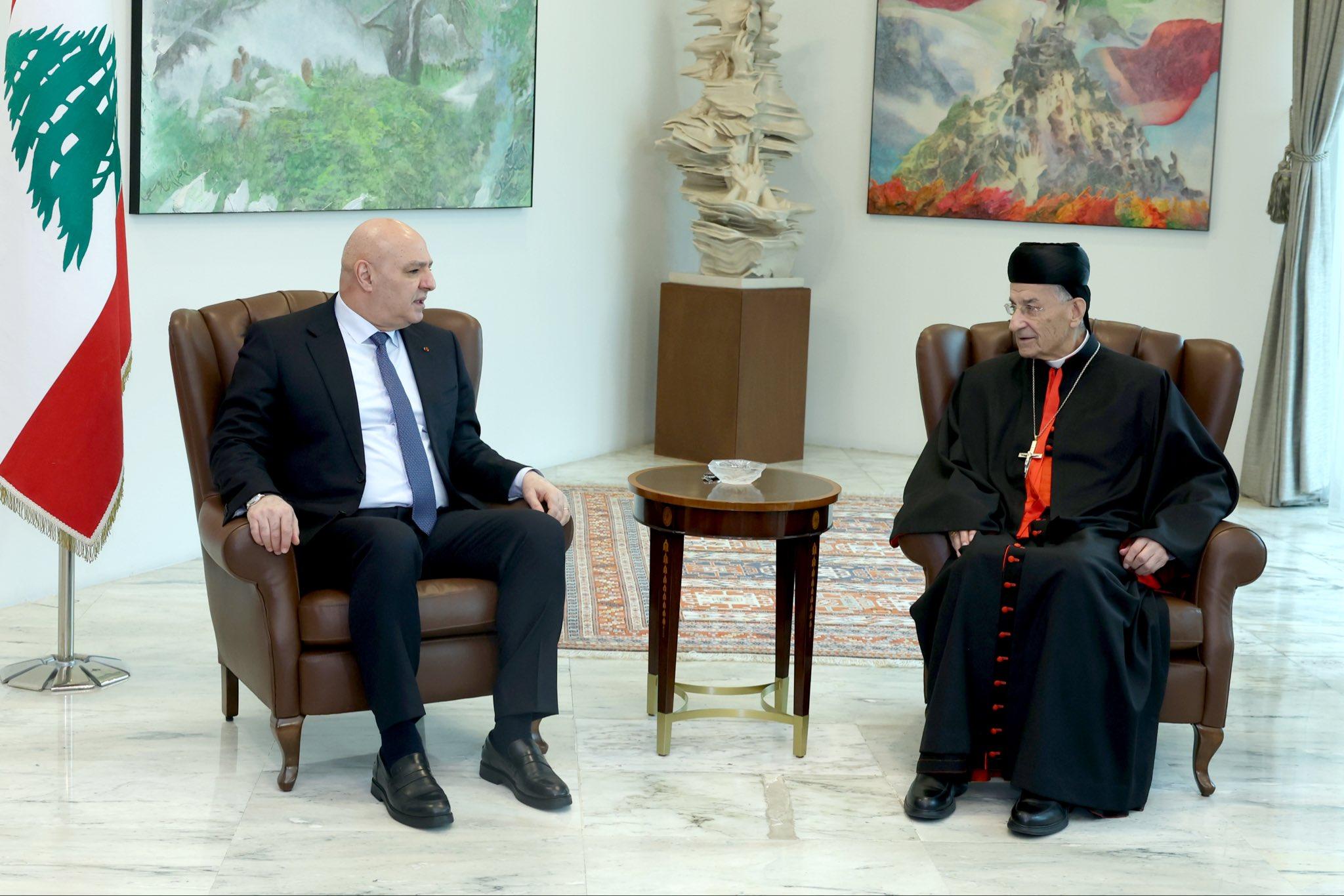 الراعي من بعبدا: المفاوضات أفضل من التهديدات..