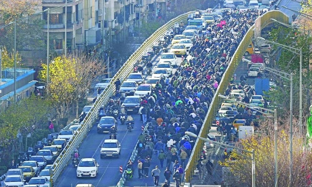 تلفزيون إيران يعلق على الاحتجاجات: عملاء لأميركا وإسرائيل أشعلوا الحرائق