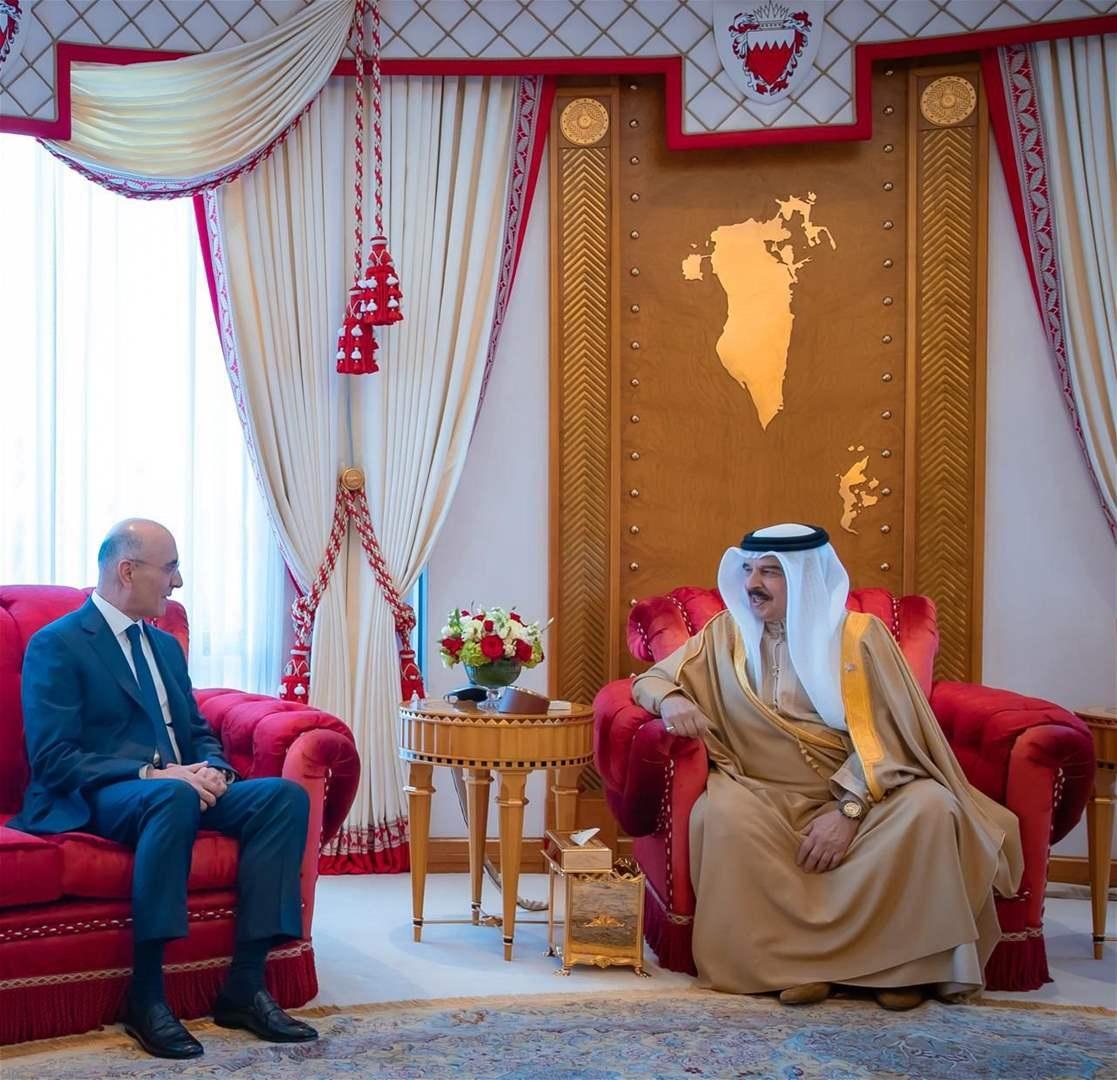الحجار يلتقي ملك البحرين وتأكيد على تعزيز التعاون