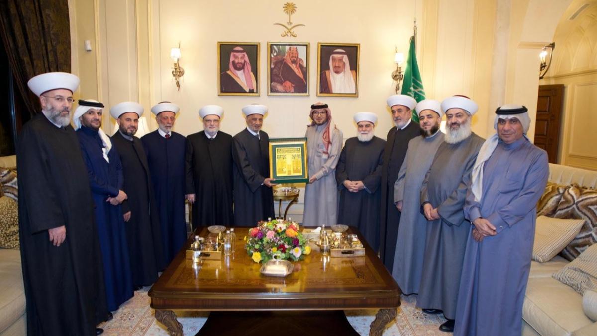 بخاري يقيم إفطارا: حان الوقت ليرتاح لبنان من أزماته
