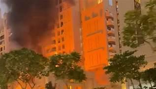 المكتب الإعلامي لحكومة دبي: السيطرة على حريق في نخلة جميرا وإصابة أربع أشخاص