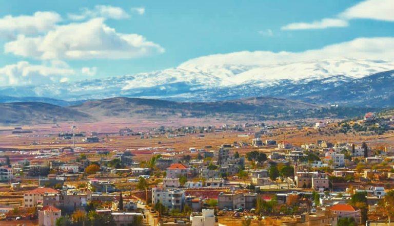 نزوح الآلاف.. دير الأحمر بدأت تصل إلى طاقتها الإستيعابية القصوى