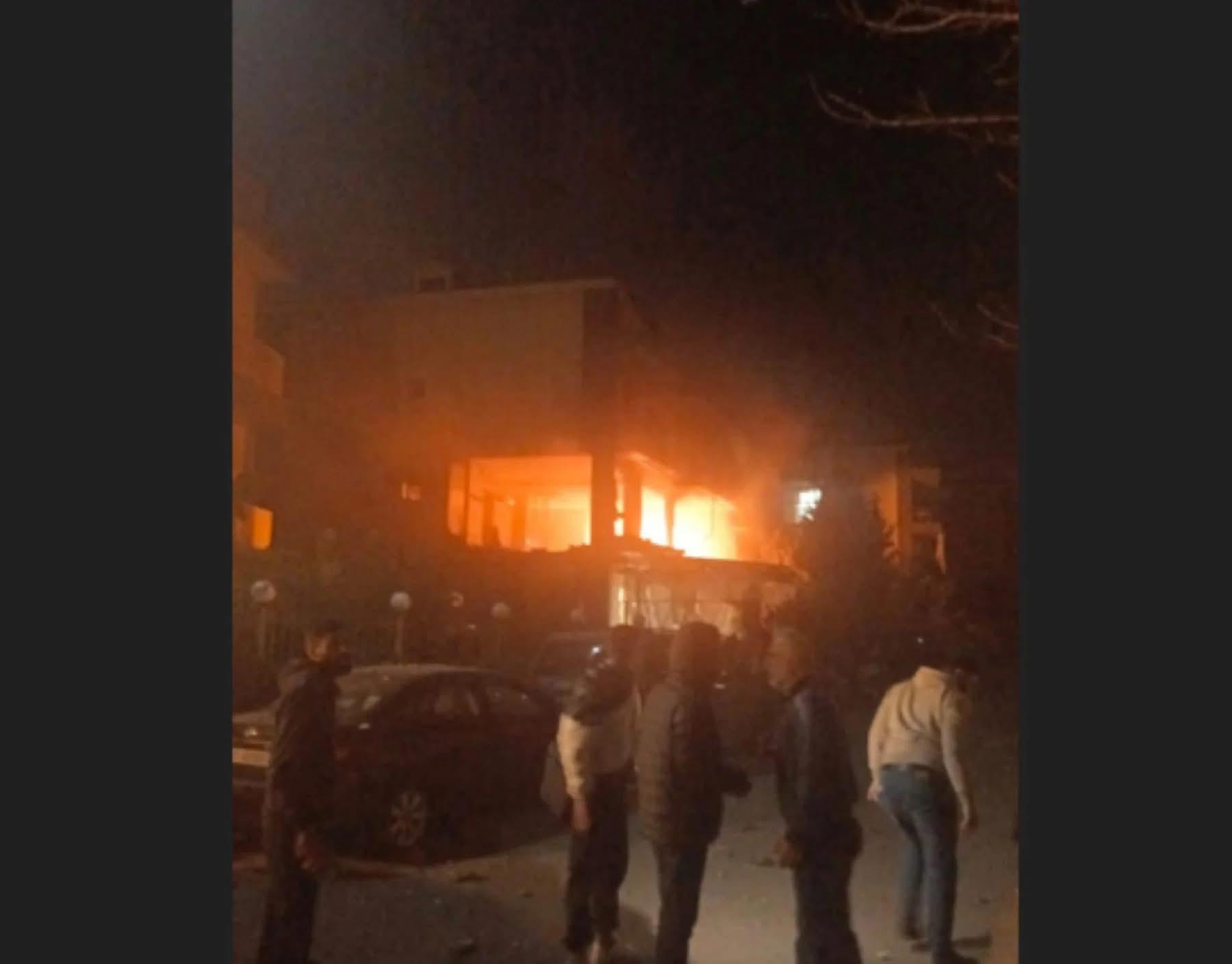 استهداف قائد في الحرس الثوري في بيروت.. وغارات وانذارات جنوبا وبقاعا