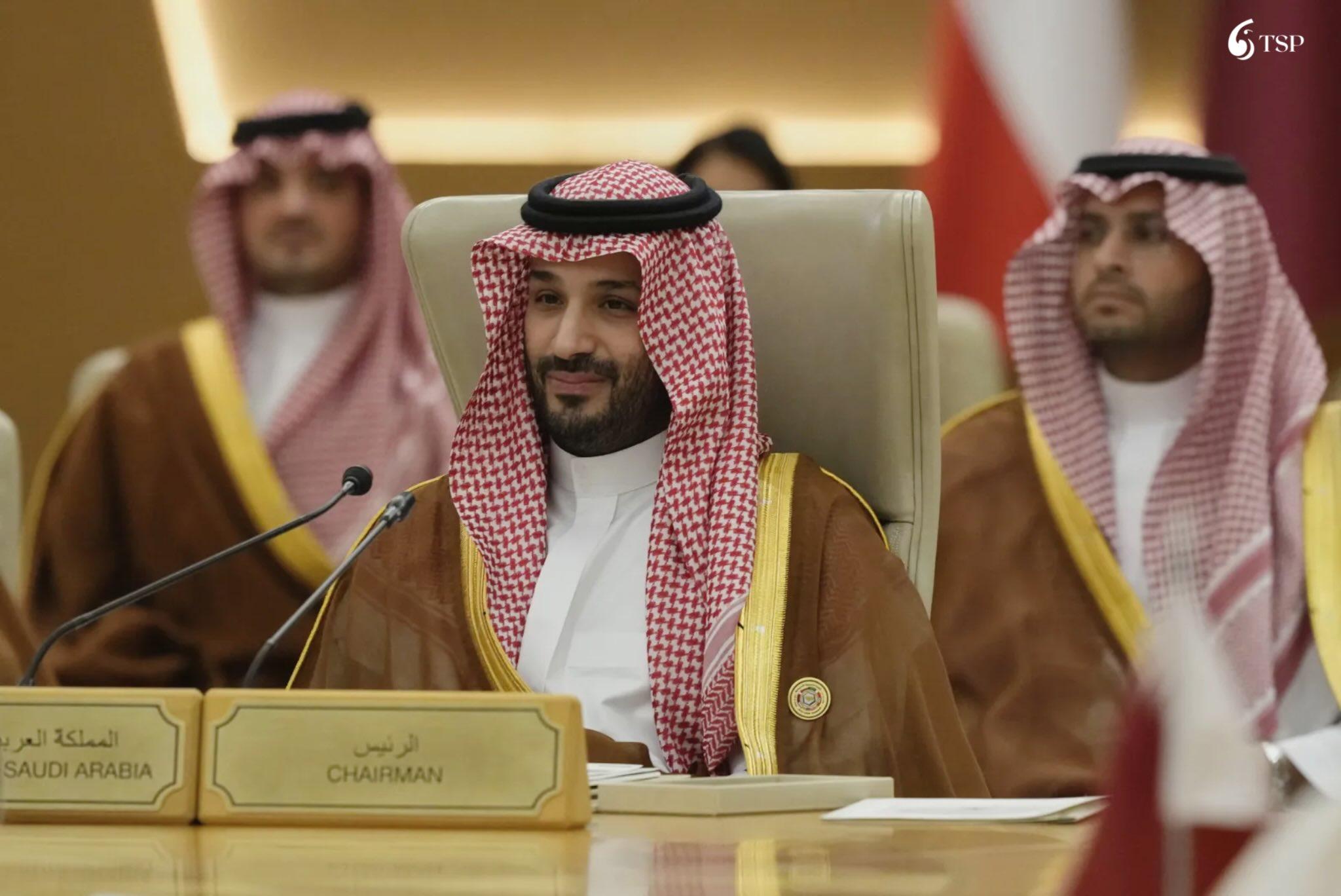 “الرجل الذي سيغدو ملكًا”.. كارين هاوس: محمد بن سلمان “قائد استثنائي” جريء وحاسم.. “إذا لم تبرز فقد تختفي”