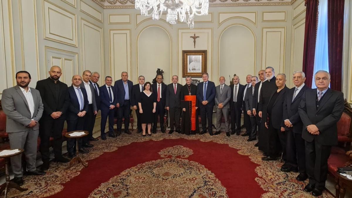  العلامة السيد علي الامين من بكركي: من كان في محل الشمس موضعه فلن يرفعه شيء ولا يضع