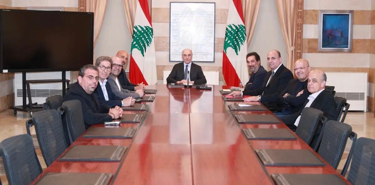 الوزير الحجار بحث والصادق قانون العفو وتابع شؤونا انمائية
