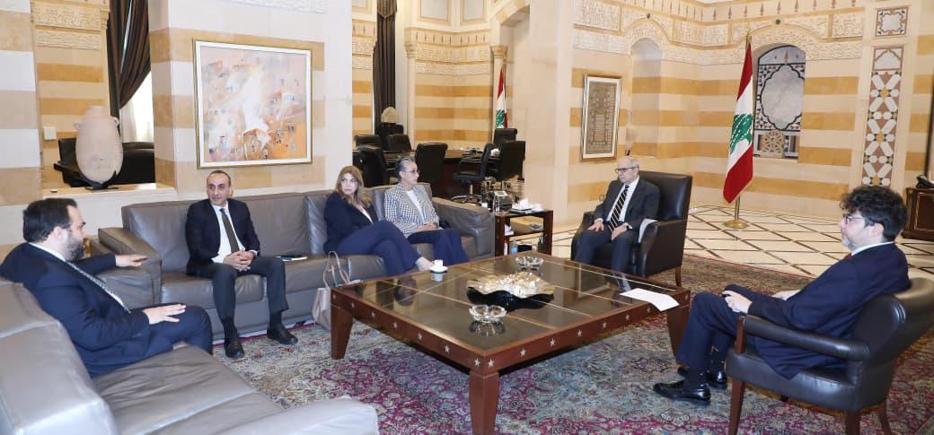 سلام يبحث مع صليبا ونجم فتح باب استيراد الإسمنت لكسر الاحتكار