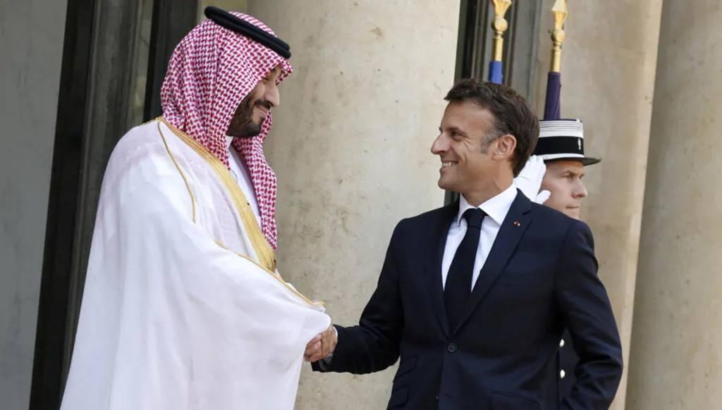 ولي العهد السعودي يبحث مع ماكرون مستجدات مذكرة التفاهم بين أميركا وإيران