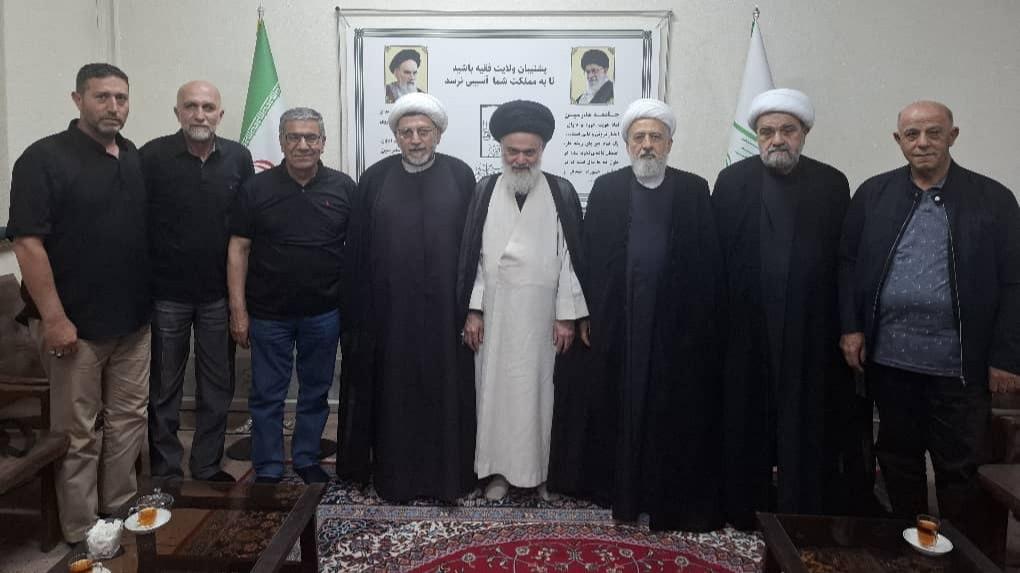 الخطيب يلتقي في قم كبار العلماء ويطلعهم على نتائج الحرب العدوانية على لبنان