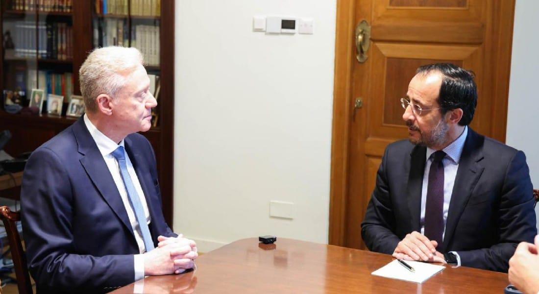 الرئيس القبرصي أكد لوزير الخارجية اهتمام بلاده بتشكيل خلية تعاون مع لبنان بمشاركة فرنسا للبحث في مرحلة ما بعد اليونيفيل...رجي: اتفاق الإطار أثبت أن القرار اللبناني لا يصادر