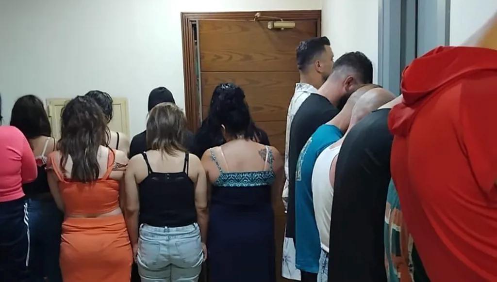 توقيف 18 شخصاً بينهم مالك فندق بجرم تسهيل وممارسة الدعارة