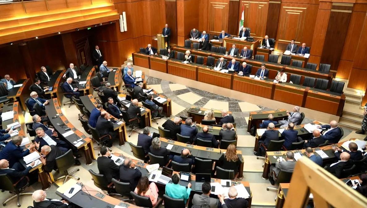 المجلس يمدد لرئيس "اللبنانية" ..سجالات: "إنت واطي" و"شو هالجريمة"!