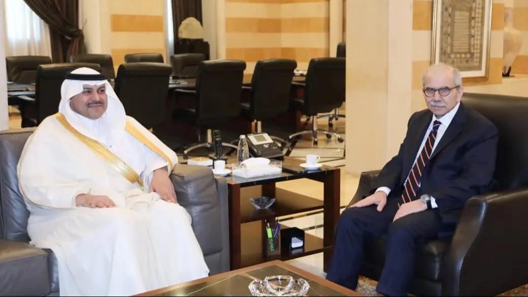 سلام استقبل الدوسري والهزاع.. ورأس اجتماعا لبحث تعديل الرسوم على المواد المنتجة للنفايات