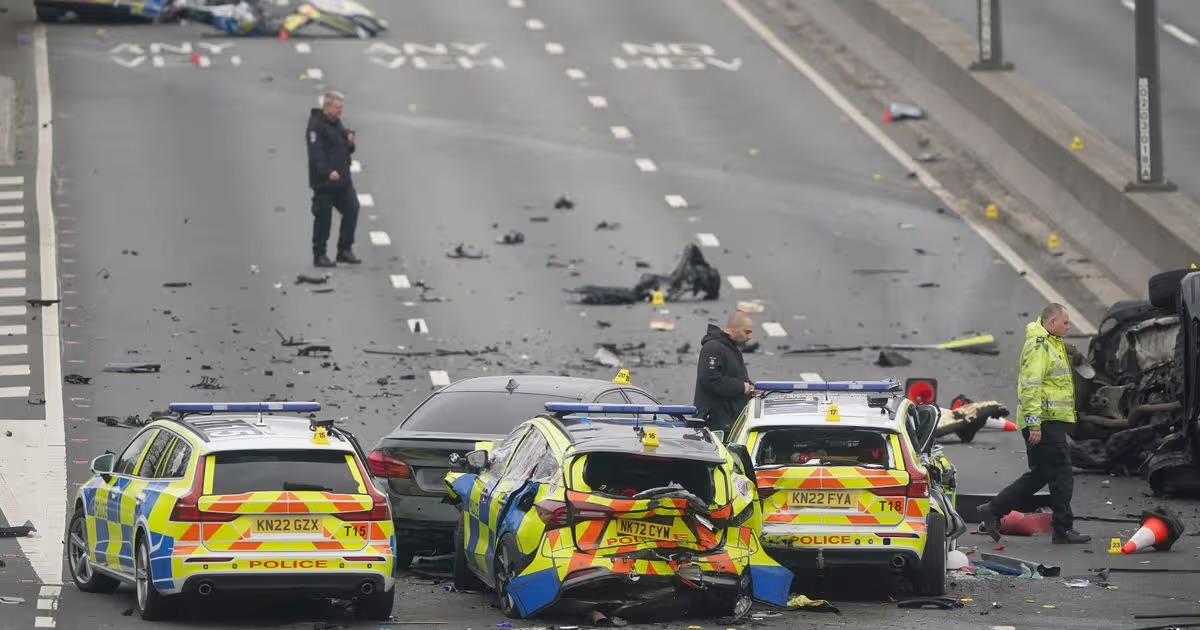 7 قتلى بينهم ضابطا شرطة في حادث تصادم في بريطانيا