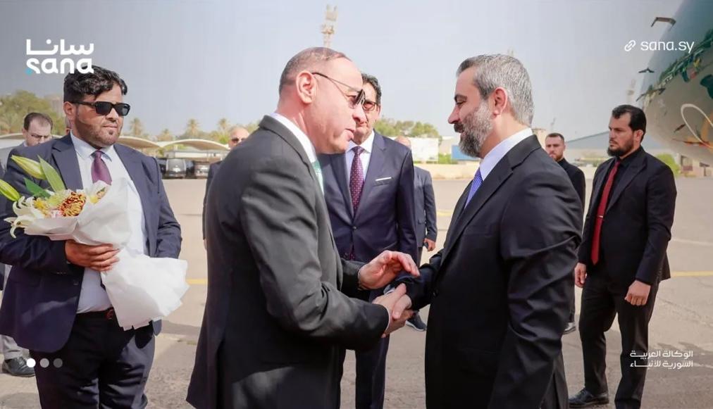الشيباني يصل إلى العاصمة الليبية لافتتاح السفارة السورية