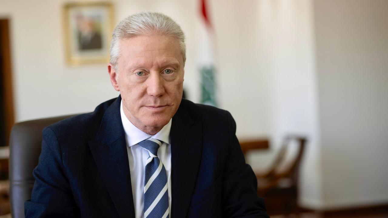  وزير الخارجيّة  يوسف رجّي يطلب من بريطانيا الضغط على إسرائيل لوقف اعتداءاتها