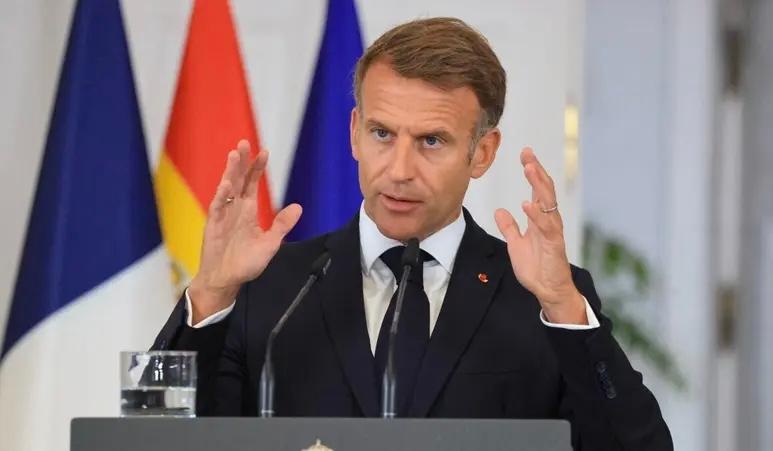 إيمانويل ماكرون يرحب باحتمال عودة بريطانيا.. "بريكست أكبر كذبة"