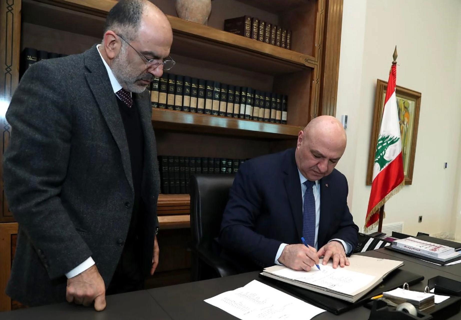 الرئيس جوزاف عون يوقّع ٣ مراسيم ويتلقى دعوة لزيارة ارمينيا.. ولوفد دير ميماس: الدولة ستبقى إلى جانب أبناء الجنوب